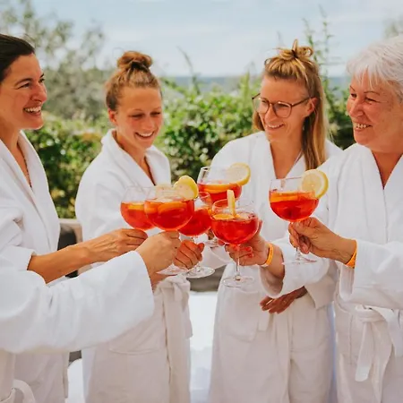 Wabi - Beauty & Dental Center Hotel *